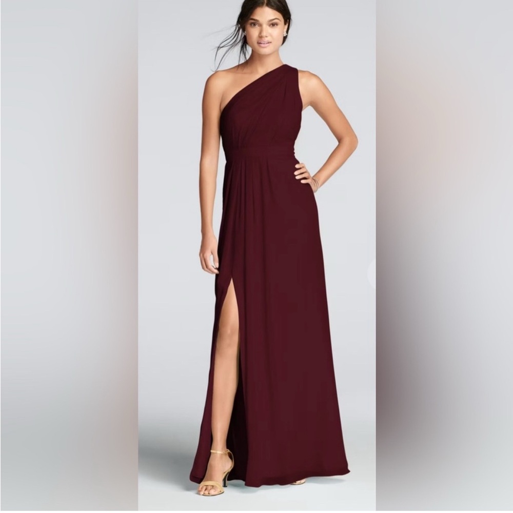Elegant One-Shoulder Burgundy Dress